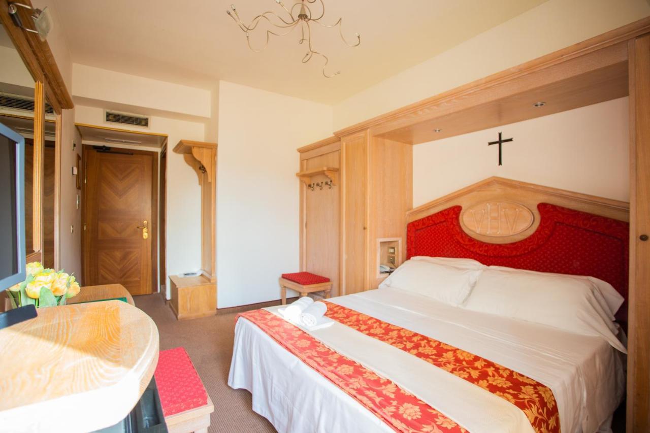 Hotel Villa Verde Rivotorto Exteriör bild