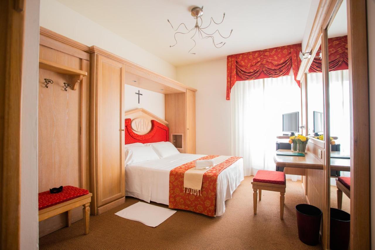 Hotel Villa Verde Rivotorto Exteriör bild