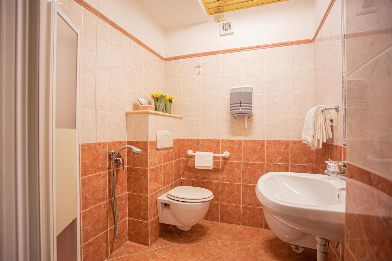 Hotel Villa Verde Rivotorto Exteriör bild